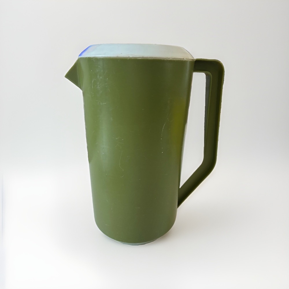 Vintage Avocado Green Rubbermaid 2 1/4 Quart Pitcher J 2445 With Lid 1970's
